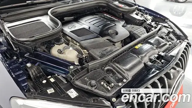 Mercedes-Benz GLE-Class 2021 — Photo 28/37
