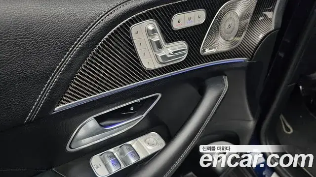Mercedes-Benz GLE-Class 2021 — Photo 14/37