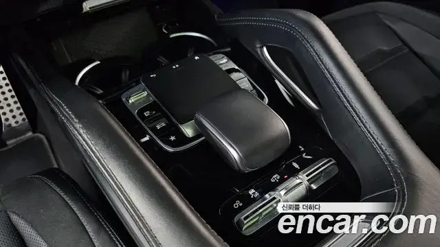 Mercedes-Benz GLE-Class 2021 — Photo 5/37