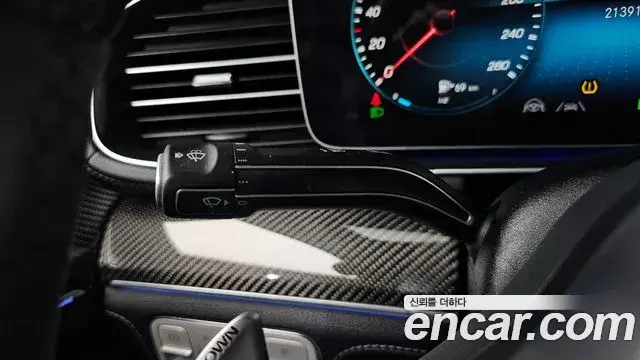 Mercedes-Benz GLE-Class 2021 — Photo 24/37