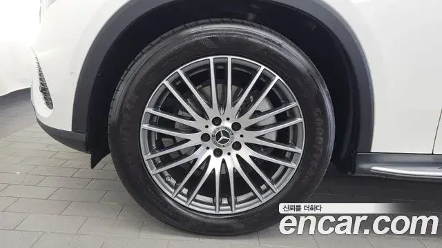 Mercedes-Benz GLC-Class 2024 — Photo 5/20