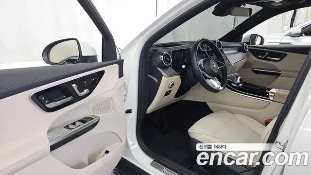 Mercedes-Benz GLC-Class 2024 — Photo 10/20