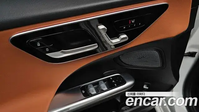 Mercedes-Benz C-Class 2023 — Фото 18/20