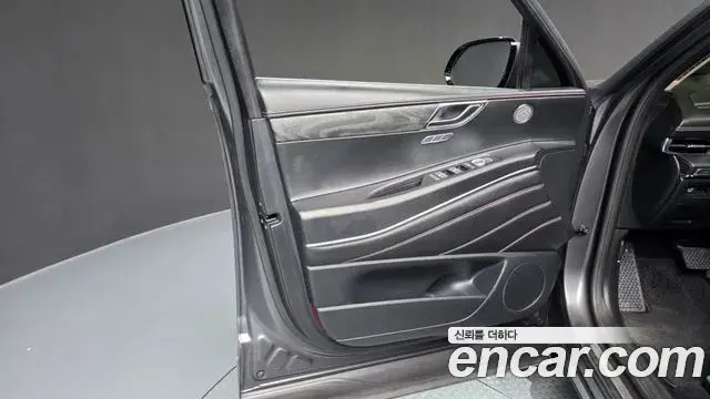 Genesis GV80 2022 — Şəkil 30/38