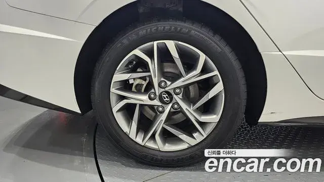 Hyundai Sonata 2019 — Фото 5/20