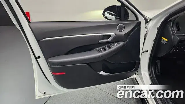 Hyundai Sonata Hybrid 2019 — Photo 11/30
