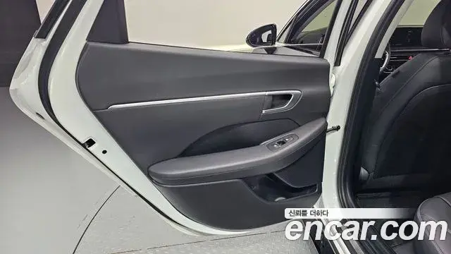 Hyundai Sonata Hybrid 2019 — Photo 21/30