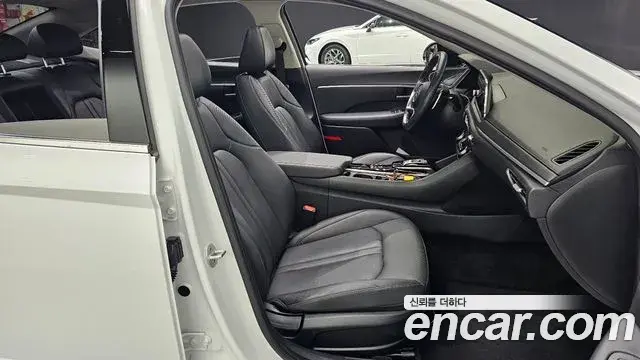 Hyundai Sonata Hybrid 2019 — Photo 15/30