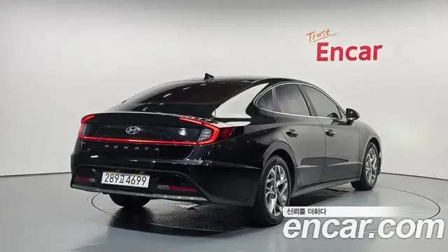 Hyundai Sonata Hybrid 2021 — Photo 25/30