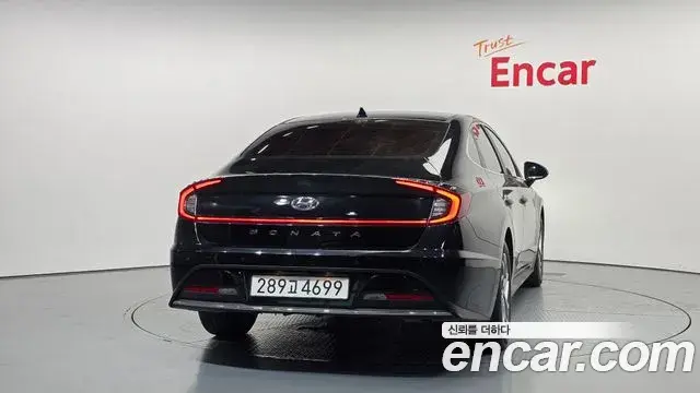 Hyundai Sonata Hybrid 2021 — Photo 28/30