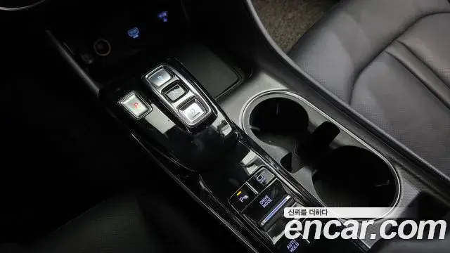 Hyundai Sonata Hybrid 2021 — Photo 27/30