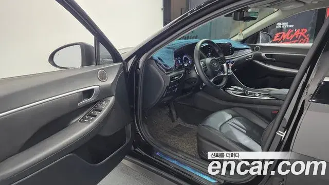 Hyundai Sonata Hybrid 2021 — Photo 23/30