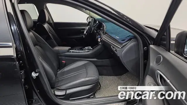 Hyundai Sonata Hybrid 2021 — Photo 3/30
