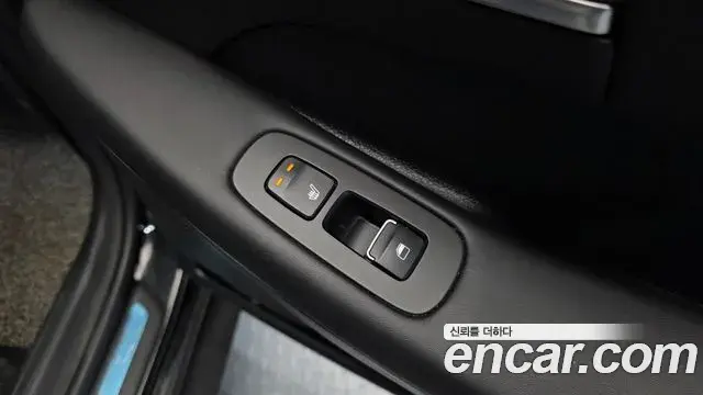 Hyundai Sonata Hybrid 2021 — Photo 7/30