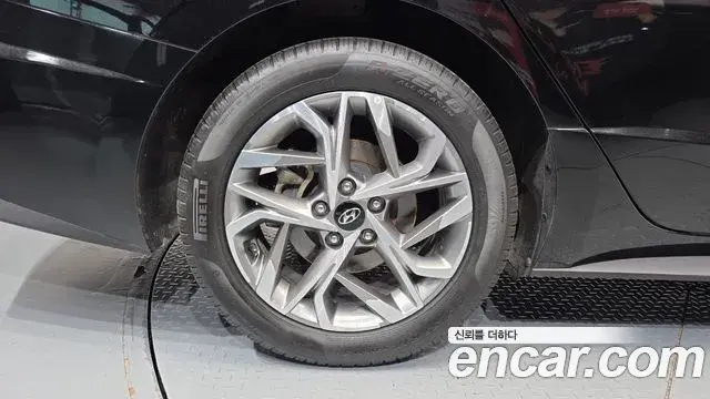 Hyundai Sonata Hybrid 2021 — Photo 21/30