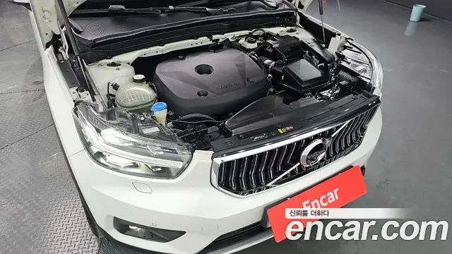Volvo XC40 2020 — ფოტო 6/30