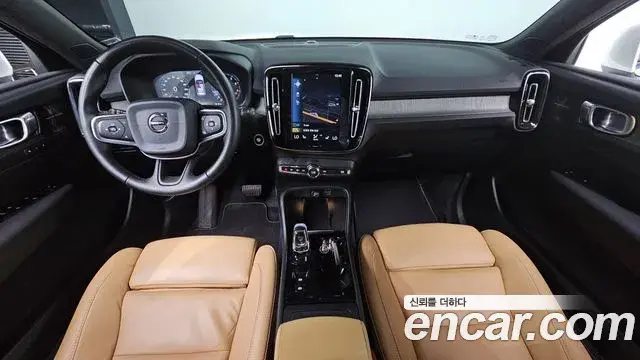 Volvo XC40 2020 — ფოტო 30/30