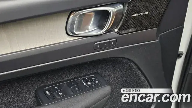 Volvo XC40 2020 — ფოტო 14/30