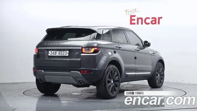Land Rover Range Rover Evoque 2018 — Фото 2/20