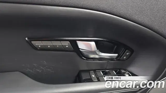 Land Rover Range Rover Evoque 2018 — ფოტო 8/34