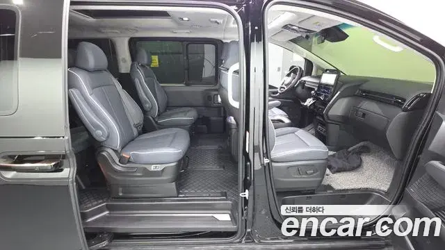 Hyundai Staria 2025 — Фото 11/20