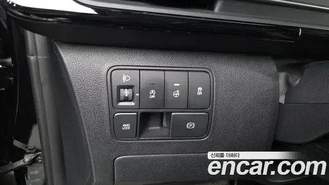 Hyundai Staria 2025 — Фото 13/20