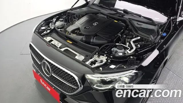 Mercedes-Benz E-Class 2025 — Фото 6/20