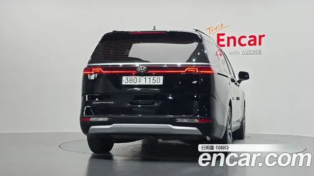 Kia Carnival 2021 — Фото 4/20