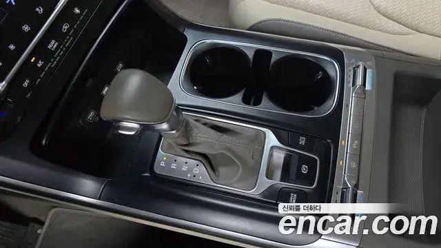 Kia Carnival 2021 — Фото 9/20
