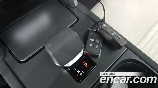 Land Rover Discovery Sport 2025 — ფოტო 14/20