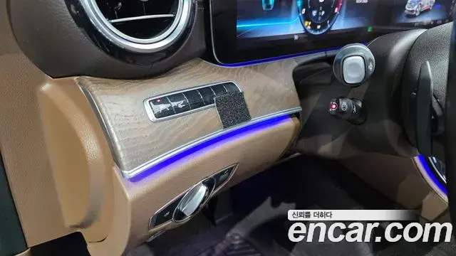 Mercedes-Benz E-Class 2018 — Photo 29/32