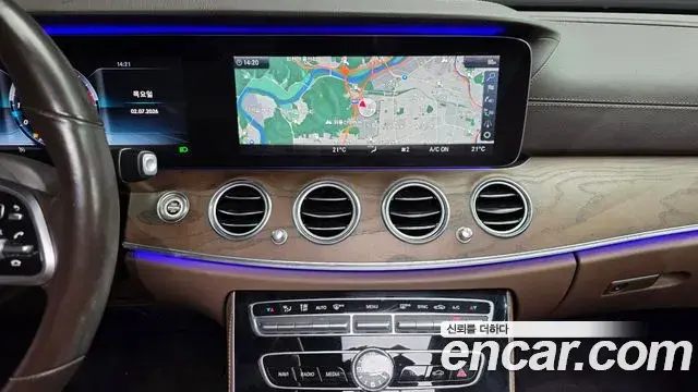 Mercedes-Benz E-Class 2018 — Photo 22/32