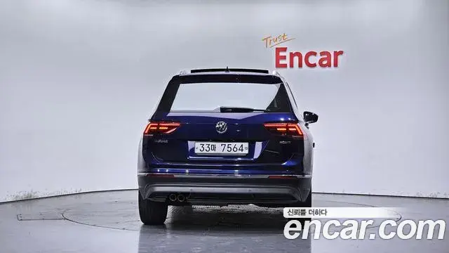 Volkswagen Tiguan 2018 — Şəkil 11/20