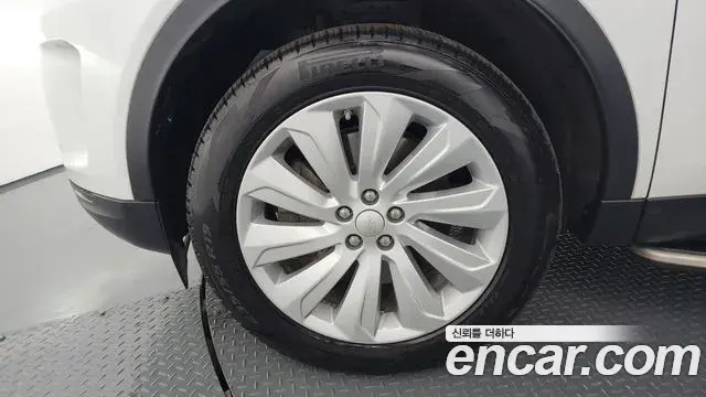 Land Rover Discovery Sport 2020 — Photo 33/33
