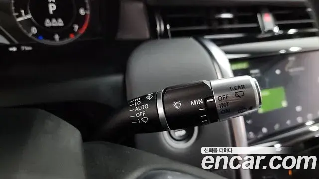 Land Rover Discovery Sport 2020 — Photo 15/33