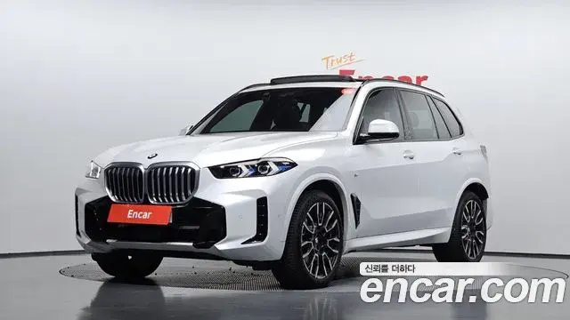 BMW X5 2025 — Фото 9/20