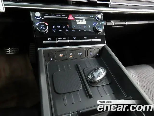 Hyundai Santa Fe 2025 — Photo 2/20