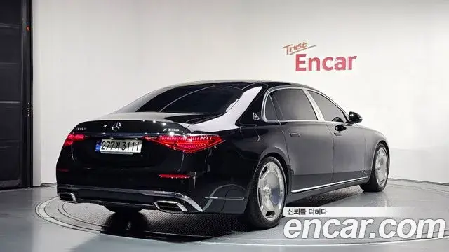 Mercedes-Benz S-Class 2023 — Photo 25/36