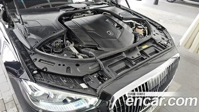 Mercedes-Benz S-Class 2023 — Photo 10/36