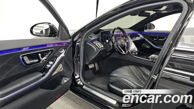 Mercedes-Benz S-Class 2023 — Photo 5/36