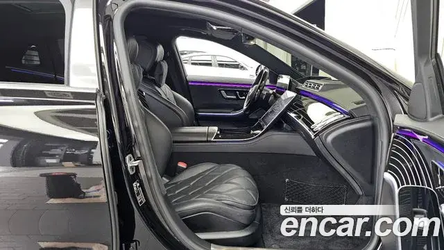 Mercedes-Benz S-Class 2023 — Photo 14/36