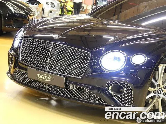 Bentley Continental GT 2022 — Photo 13/20