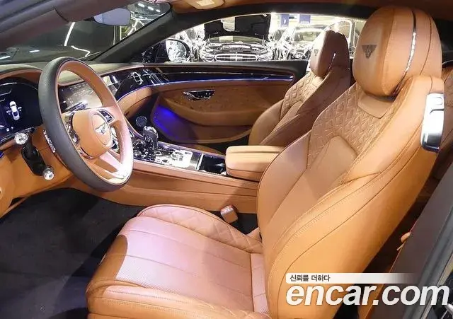Bentley Continental GT 2022 — Photo 10/20