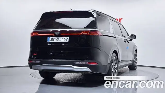 Kia Carnival 2021 — Фото 2/20