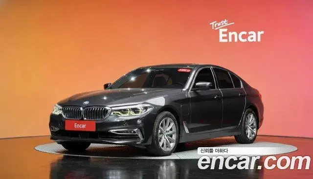 BMW 5 Series 2020 — Фото 1/20