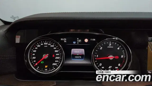 Mercedes-Benz E-Class 2019 — Şəkil 26/32