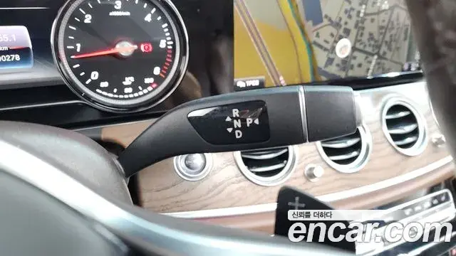 Mercedes-Benz E-Class 2019 — Şəkil 11/32