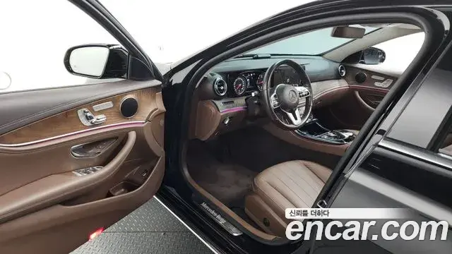 Mercedes-Benz E-Class 2019 — Şəkil 16/32