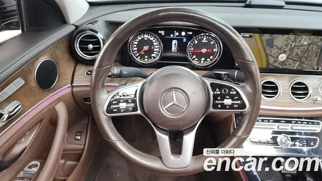 Mercedes-Benz E-Class 2019 — Şəkil 8/32