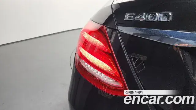 Mercedes-Benz E-Class 2019 — Şəkil 28/32